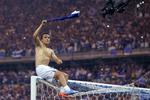 mestre. Cruzeiros Dagoberto fejrer sejren i kampen mod Gremio søndag. I går sikrede endnu en sejr, at Cruzeiro vinder det brasilianske mesterskab. 