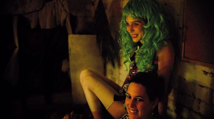 Skovbol. 'Fuck for Forest' er en erotiskøkologisk nonprofit-organisation. 