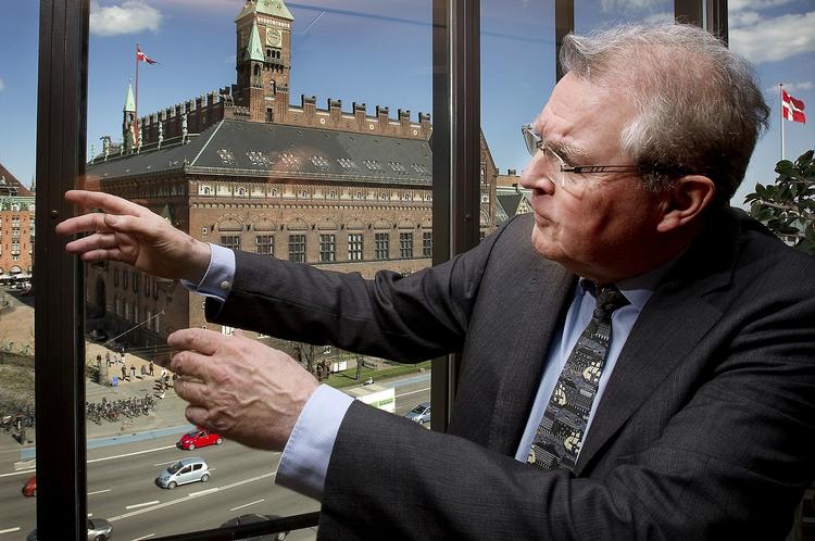 TOPFORHANDLER. Fra Industriens Hus på Rådhuspladsen stod Hans Skov Christensen i spidsen for dansk erhvervsliv. 