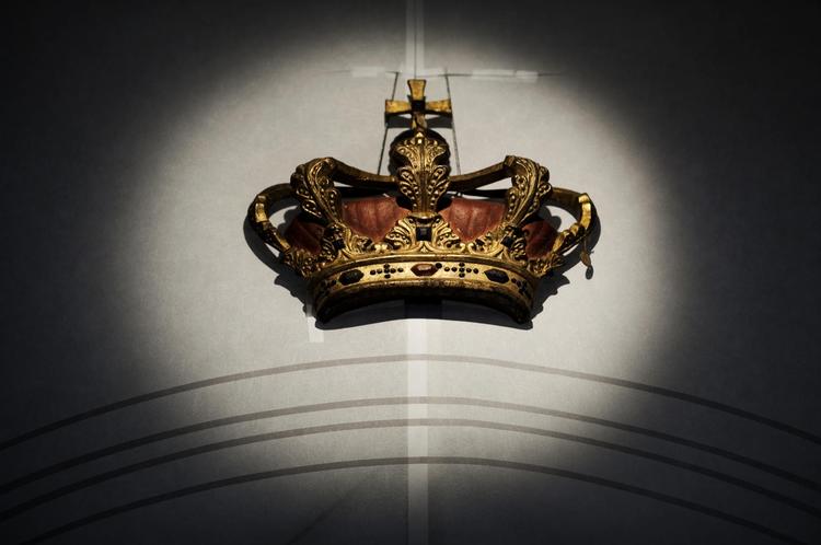 KONGEKRONE. Hvis kroerne vil bruge en krone, skal kronen være helt åben. Ellers må de ikke bruge den. 