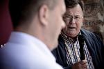 løn. Når Claus Hjort og andre på højrefløjen konsekvent og ved enhver lejlighed taler for lavere lønninger (og lavere skatter), bliver man i tvivl om, om de er opmærksomme på de konsekvenser, det vil have, skriver Kristian Weise. 