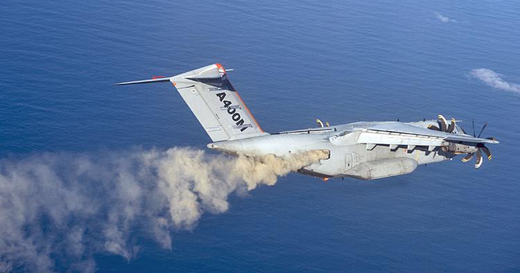 Forsøg. Over Den Biscayiske Bugt bliver der frigivet et ton vulkansk aske fra et Airbus A400M. 