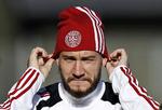24-52. Der mangler 28 mål på landsholdet, men det er realistisk at nå, mener Nicklas Bendtner, der scorede to gange i sin seneste landskamp. 