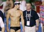 GENFORENET. Hjemme i Baltimore har Michael Phelps flere gange været til træning hos Bob Bowman, der mener det er for tidligt at tale om et comeback. 