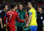 Kaptajner. Ronaldo eller Zlatan må vinke farvel til VM på tirsdag. Men hvem? Fordelen ligger hos ham til venstre. 