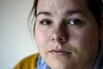 Dødeligt. Fie Suryaninoff mistede for syv år siden sin far. Han døde med stor sandsynlighed af bivirkninger til den gigtmedicin, han havde taget gennem 25 år. I dag har den 23-årige kvinde selv fået konstateret gigt, og er tvunget til at tage den samme medicin, som slog hendes far ihjel. Ellers ville hun ikke kunne passe sin uddannelse i Market and Management Antropology på Syddansk Universitet i Odense, hvor hun bor i lejlighed sammen med sin søster. »Jeg ville ikke kunne få noget ud af livet. Jeg må bare håbe på, at der snart kommer noget bedre medicin«. 
