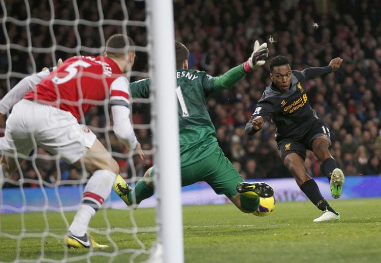 0-1. Efter denne chane til Daniel Sturridge sparkede Luis Suarez Liverpool foran mod Arsenal. 