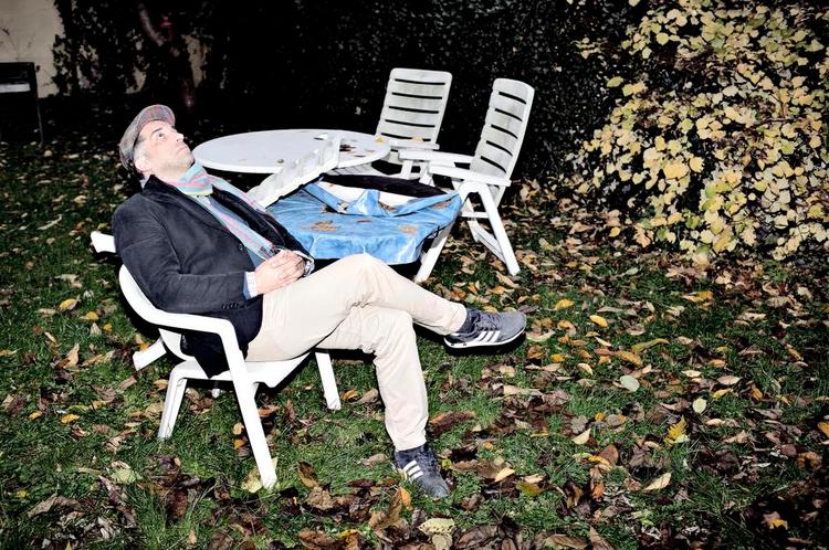 Pause. Den bosniske Oscar-vindende instruktør Danis Tanovic er dødtræt af sit 'interessante' liv i Bosnien. 