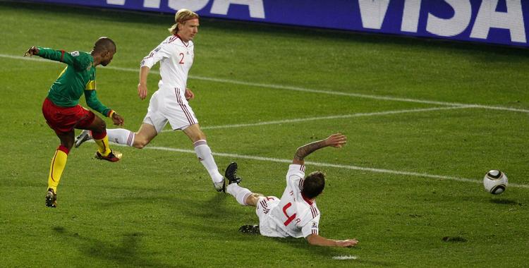 1-0. I 2010 scorede Samuel Eto'o til 1-0 mod Danmark, der dog vandt 2-1 ved VM-slutrunden i Sydafrika. 