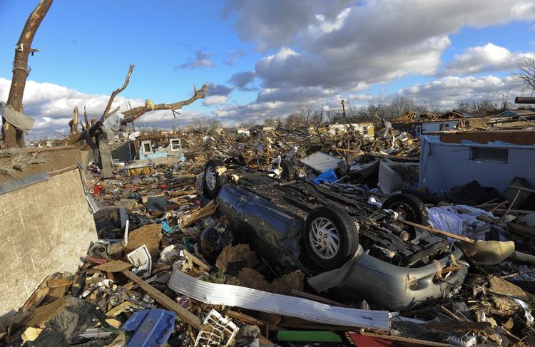Vejr. Tornadoer og stormer har skabt ødelæggelser i USA. 