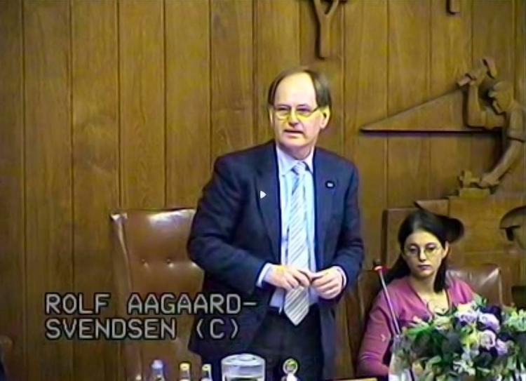 KUPPET. Med hjælp fra Christiansborg får Rolf Aagaard-Svendsen (K) under konstitueringsforhandlingerne i Lyngby-Taarbæk pludselig muligheden for at fortsætte som borgmester, selv om slaget egentlig synes tabt. 