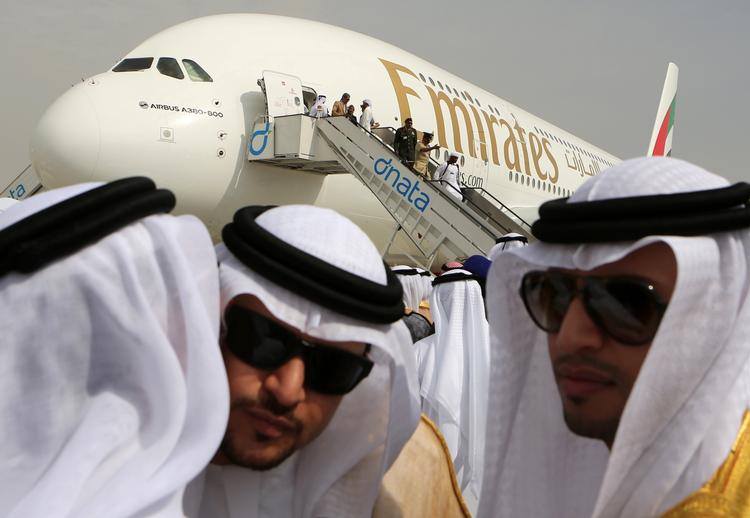 Købelyst. Pengene sad løst i lommerne på flyselskaberne Etihad og Emirates, da der i weekenden var det årlige Dubai Airshow. 