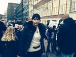 Optimist. Her i dag fik Lilit Djaladian optimismen tilbage. I en måned har hun troet, at hun og hendes familie skulle udvises, men i morges meddelte udlændingestyrelsen, at deres sag nu behandles efter en anden paragraf i udlændingeloven. Mens den behandles behøver de ikke at rejse. »Nu tror jeg, sagen ender retfærdigt«, siger hun. - Foto: 