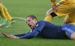 NEDLAGT. Ukraine fik effektivt stoppet Franck Ribery, der risikerer at gå glip af VM-slutrunden. 
