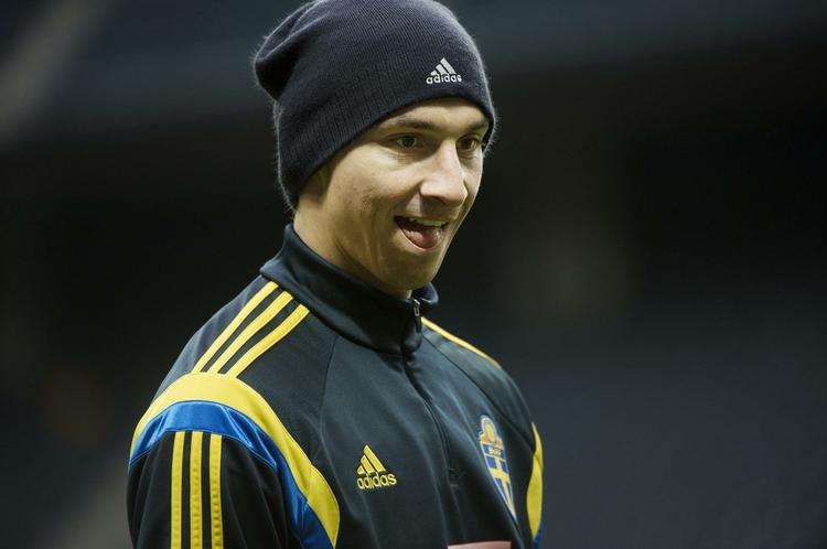 Scor. Det vil passe Læsernes Tipsklub udmærket, hvis Zlatan Ibrahimovic scorer det første svenske mål på vej til en 2-0-sejr. 
