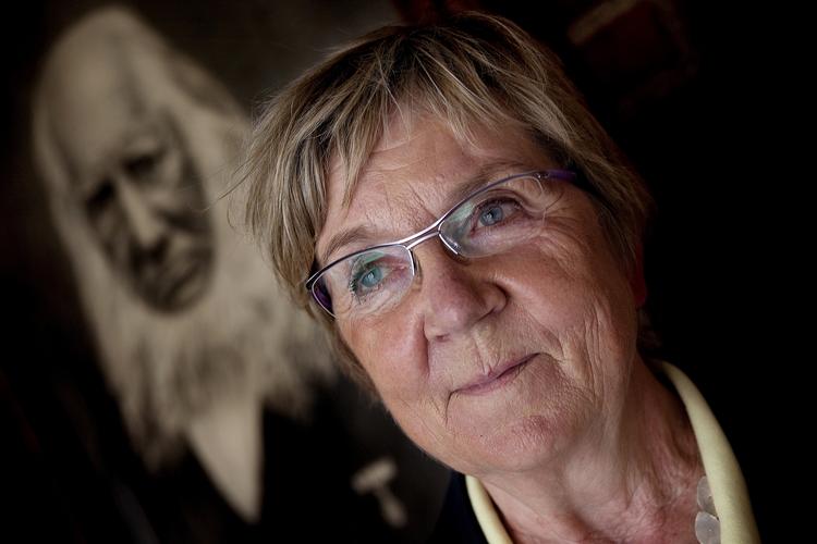 Forstemt. Kulturminister Marianne Jelved (R) fordømmer overfaldet på Yahya Hassan. Foto: Polfoto, Finn Frandsen. 