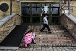 Stemmeprocent. Ved sidste valg var Tingbjerg det sted i landet, hvor færrest stemte. I dag har flere lagt vejen forbi valgstedet på Tingbjerg Skole. 