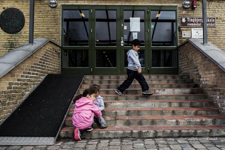 Stemmeprocent. Ved sidste valg var Tingbjerg det sted i landet, hvor færrest stemte. I dag har flere lagt vejen forbi valgstedet på Tingbjerg Skole. 