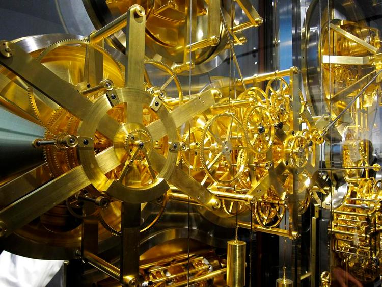 Småt. På Københavns Rådhus finder man en fin formidling af et lille stykke kulturarv - nemlig Jens Olsens verdensur. 