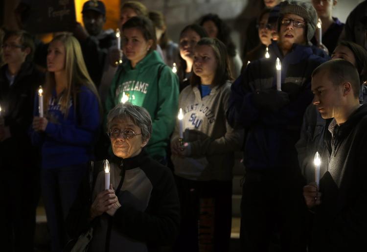 Protest. Modstandere af dødsstraf protesterede i går uden for en kirke i Missouri mod henrettelsen af Joseph Paul Franklin. 
