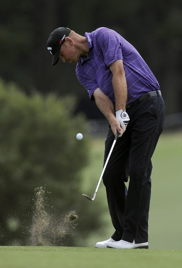 birdies. Thomas Bjørn har lagt sig i spidsen for golf-VM i Melbourne. Og danskerne fører også i holdkonkurrencen. 