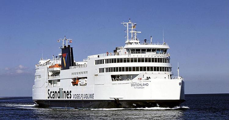 Bekostelig. Scandlines har monopol på at sejle rejsende frem og tilbage mellem Danmark og Tyskland. 