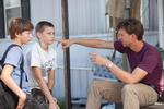 ungdom. Jeff Nichols instruerer de to drenge spillet af Tye Sheridan og Jakob Lofgren. De hjælper en mystisk fremmed med at genfinde sin første kærlighed, mens Ellis (tv.) forelsker sig for første gang.