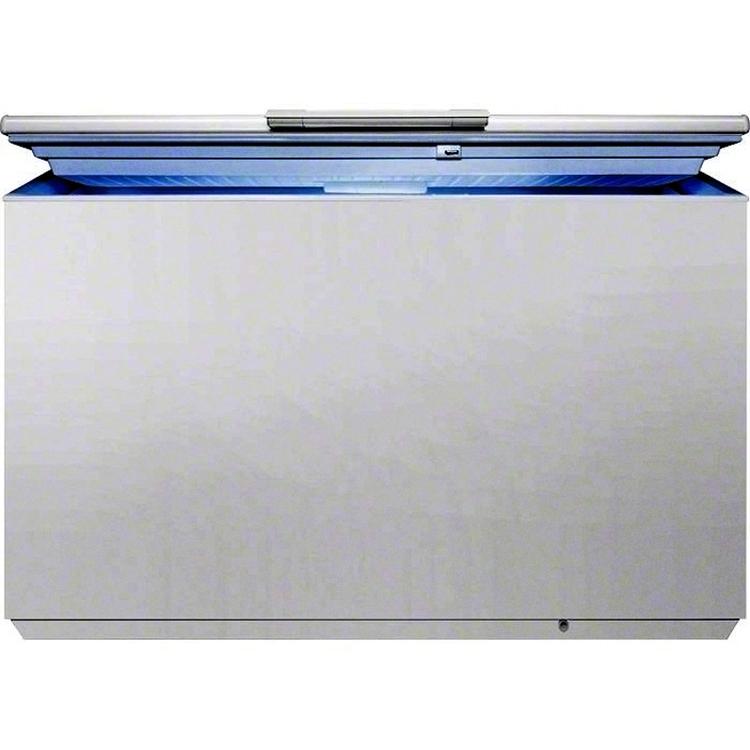 Rummelig. Kummefryseren har en kapacitet på 292 liter. 