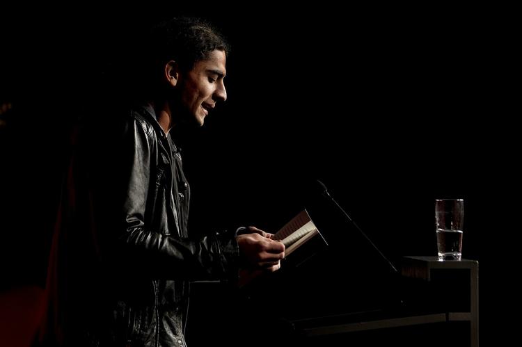 Aflyst. Flere politikere er utilfredse med, at et debatarrangement med digteren Yahya Hassan er aflyst efter opfordring fra politiet. »Ikke alene er det ytringsfriheden, det gælder. Det, han har at sige om social kontrol og forældede normer i nydanske miljøer, har i den grad brug for at blive hørt«, skriver S-politiker Ole Hækkerup på Facebook. - Foto: 