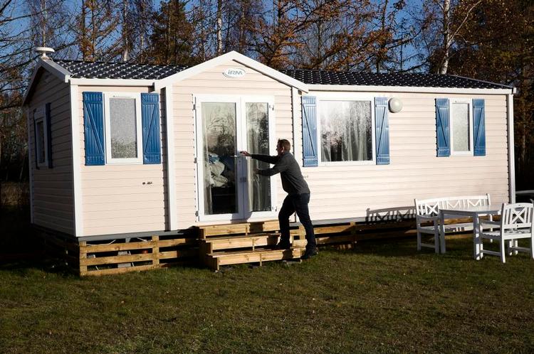Mobilt. Den såkaldte sommerhusregel bremser for, at Rene Kyhn kan give sine kunder lov til at opstille og udleje mobilehomes på Marielyst Feriepark og Camping. 
