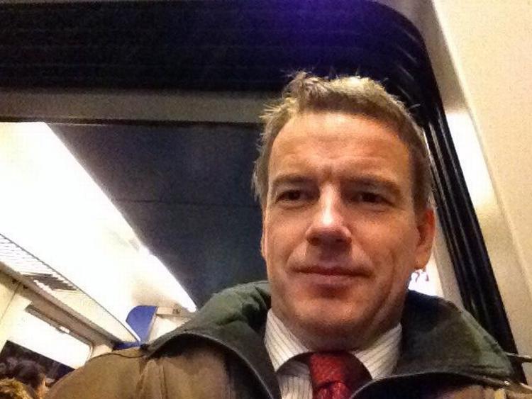 Selfie. Christian Friis Bach - en helt almindelig togpassager. 