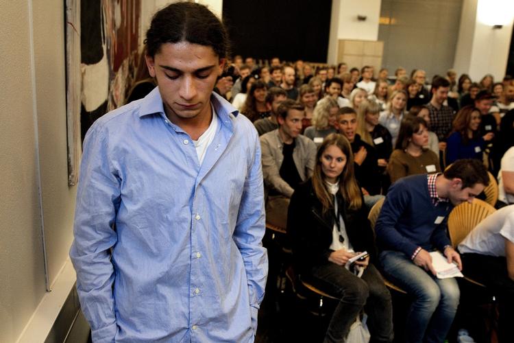 Ytringsfrihed. Fyns Politi vurderer, at det er sikkert for Yahya Hassan at optræde på Vollsmose-skole. 