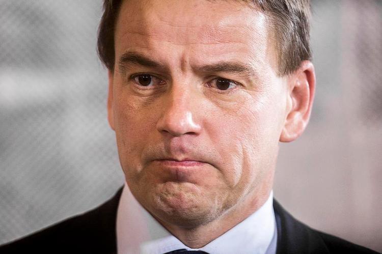 utilfreds. Christian Friis Bach kan ikke forstå den rådgivning, han har fået fra ambassaden i Seoul. 