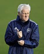 Konfrontation. Morten Olsen og DBU har en meget vigtig sag på dagsordenen i dag. 