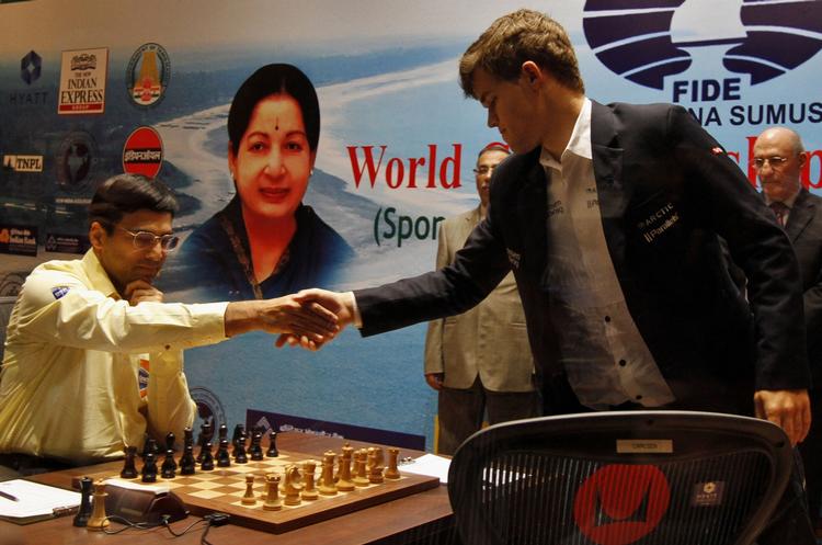 Håndslag. Carlsen var suveræn i de ti partier mod eksverdensmesteren Anand. 