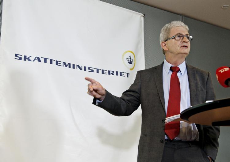Bistand. Sidste år købte Holger K. Nielsens ministerium,  Skatteministeriet, konsulenter for 656 millioner kroner. Det svarer i runde tal til 1.200 offentlige fuldtidsstillinger. Dermed har Skatteministeriet og Skat uden sammenligning det største forbrug af private konsulenter i staten. - Foto: 