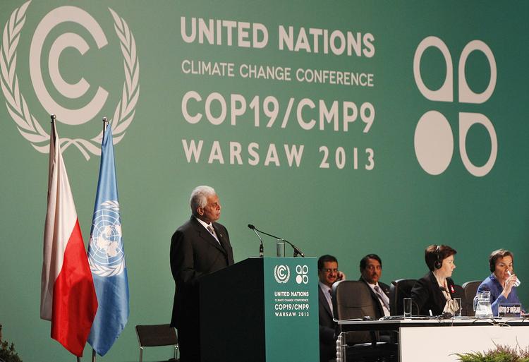 Kompromis. Klimaminstre og beslutningstagere fra hele verden er samlet til klimakonferencen COP19 i Polen. Foreløbigt er de blevet enige om en topmødetekst. 