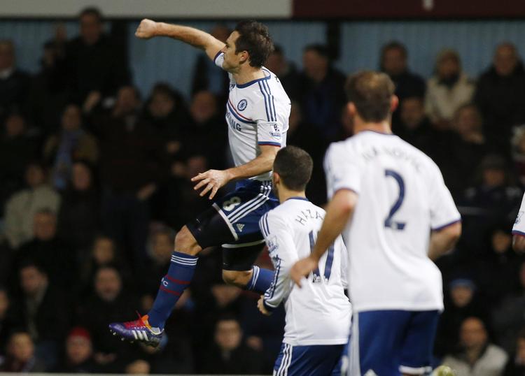 gensyn. Chelseas Frank Lampard fejrer sin straffesparksmål mod sin gamle klub West Ham. 