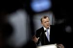 opbakning. Hverken Thorning-Schmidt eller Lars Løkke Rasmussen er i stand til at høste opbakning fra mere end cirka halvdelen af de vælgere, der stemte på deres parti i 2011. 