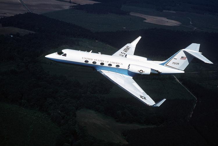 Fangetrasporter. CSC, der er it-leverandør for til den danske stat, har stillet fly til rådighed for USA’s illegale fangebortførelser. Det har blandt andet været fly af typen Gulfstream III. 