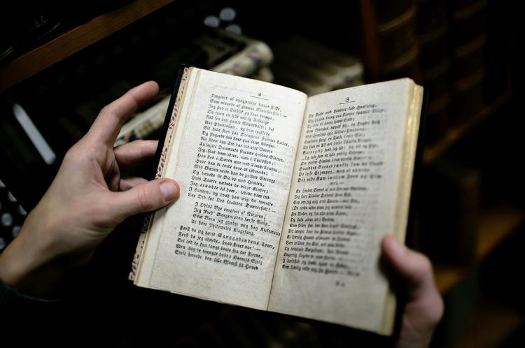 Krimi. Biblioteksbøger viser sig ikke kun at indeholde spor af kokain, men også herpesvirus. 