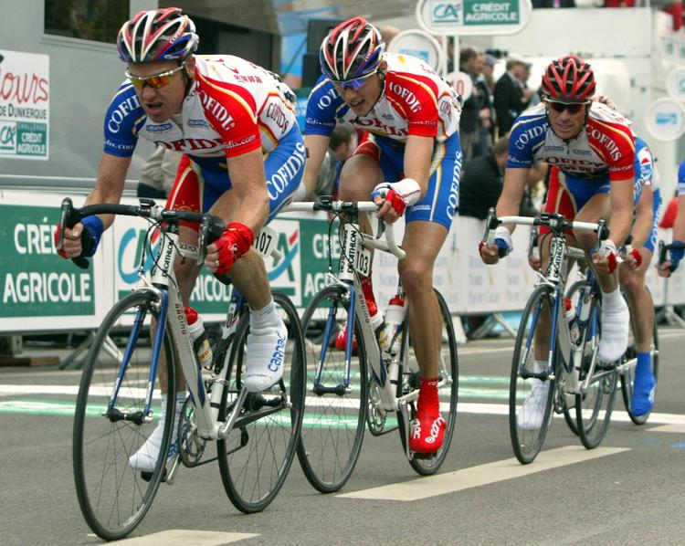 Ulykke. Arnaud Coyot (i midten) blev 33 år. 