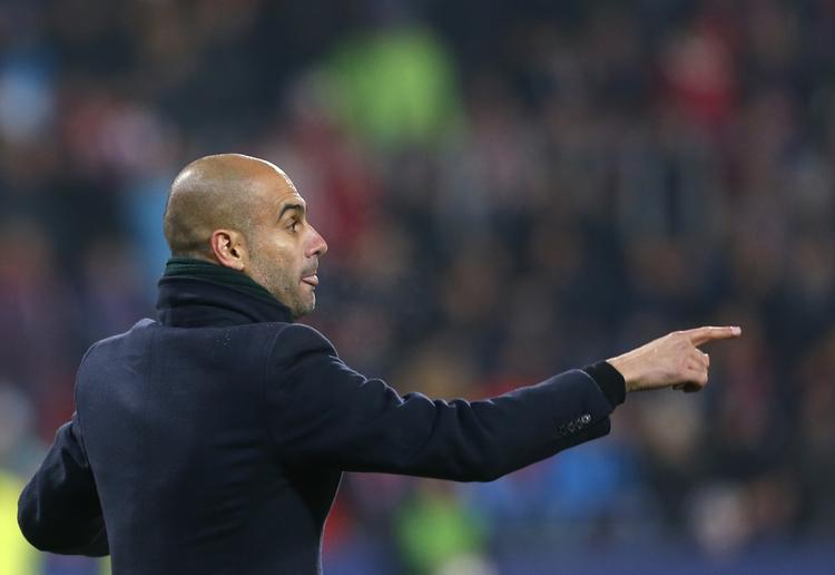 Vred. » Jeg smider ham ud, og han kommer ikke til at spille under mig igen«. Før Guardiola giver muldvarpen tørt på, skal han lige finde ham. 
