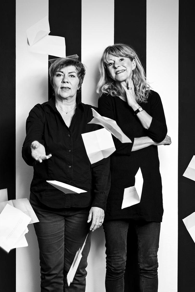 Skrivekugler. Ditte Gråbøl og Merete Hegner går i skriveaktion som Tove Ditlevsen og Ester Nagel, men overbeviser ikke som andet end skribøser til husbehov. 