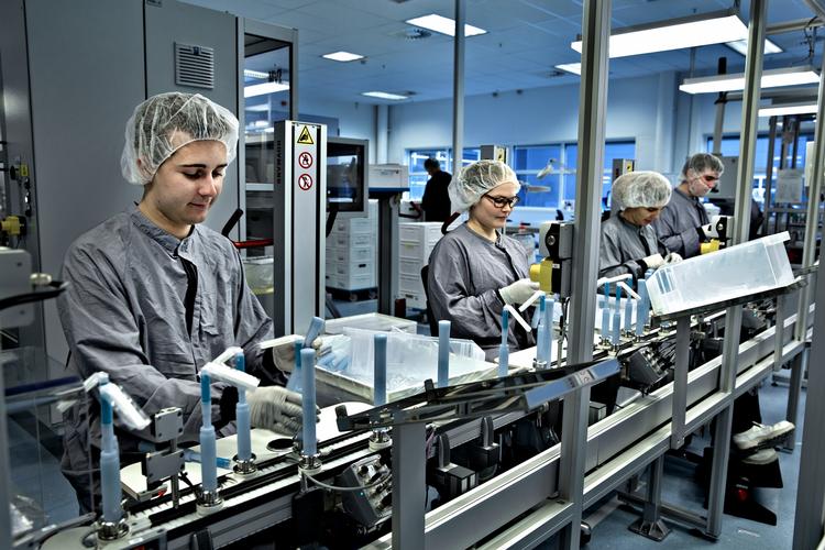 fordelagtigt. Ikke mindst danske medicinalvirksomheder vil få gavn gavn af frihandelsaftaler, påpeger en ekspert. Billedet viser produktionen på Coloplast. 
