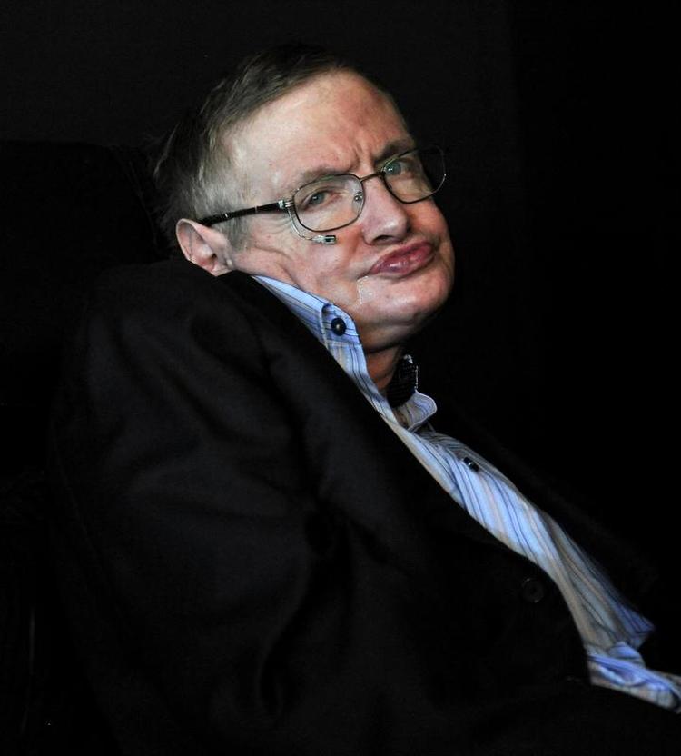 Berømt. Stephen Hawking er en af de få videnskabsfolk i verden, der faktisk har et kontrafej, som bliver genkendt i offentligheden. 