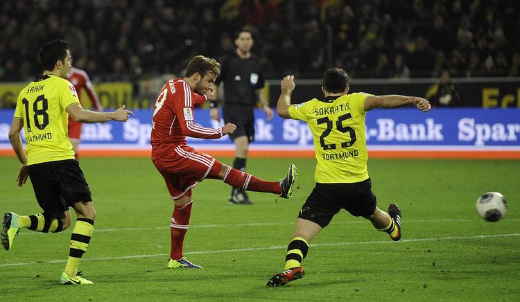 Hjemvendt. Mario Goetze fra Bayern scorer kampens første mål mod sin gamle klub Borussia Dortmund på sin gamle hjemmebane. 