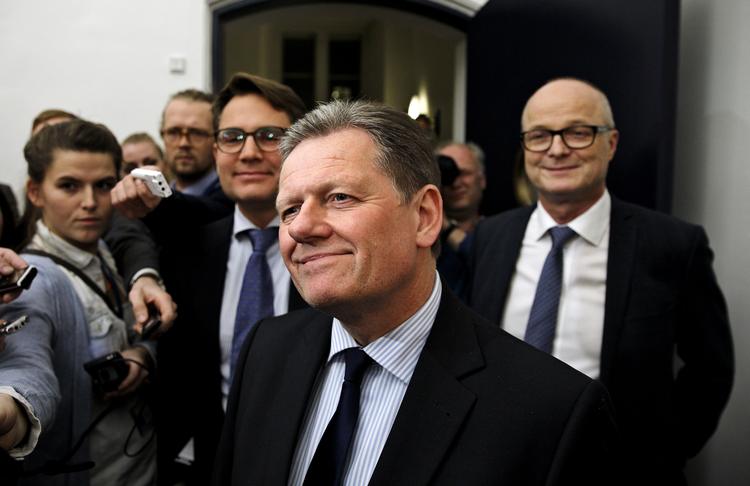 Inviteret. Partiformand Lars Barfoed gik forrest i den konservative delegation på vej ind til forhandlinger med Bjarne Corydon. 