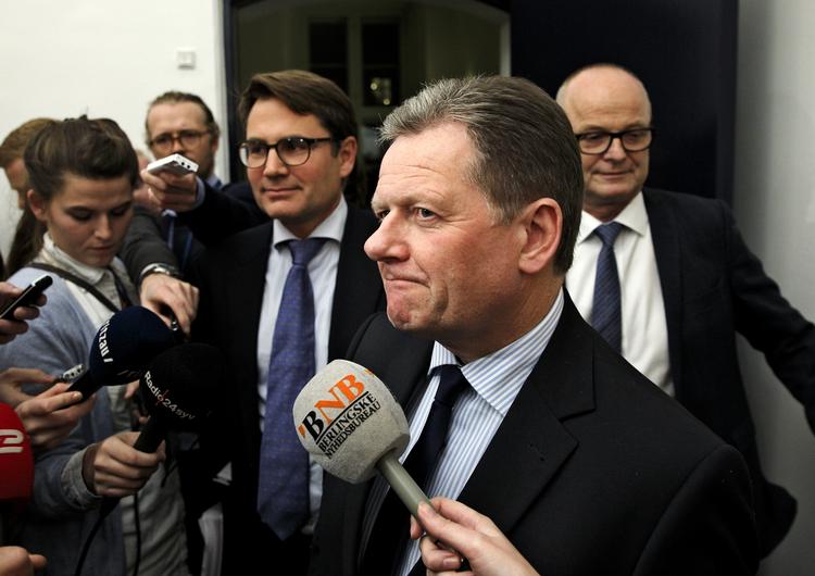 Glæde. De konservative forhandlere, Lars Barfoed,  Brian Mikkelsen og  Mike Legarth, var optimistiske på vej ind til forhandlingerne. 