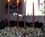 Gran. Denne adventskrans består af nobilisgran, men kan også laved med andet stedsegr'ønt. 